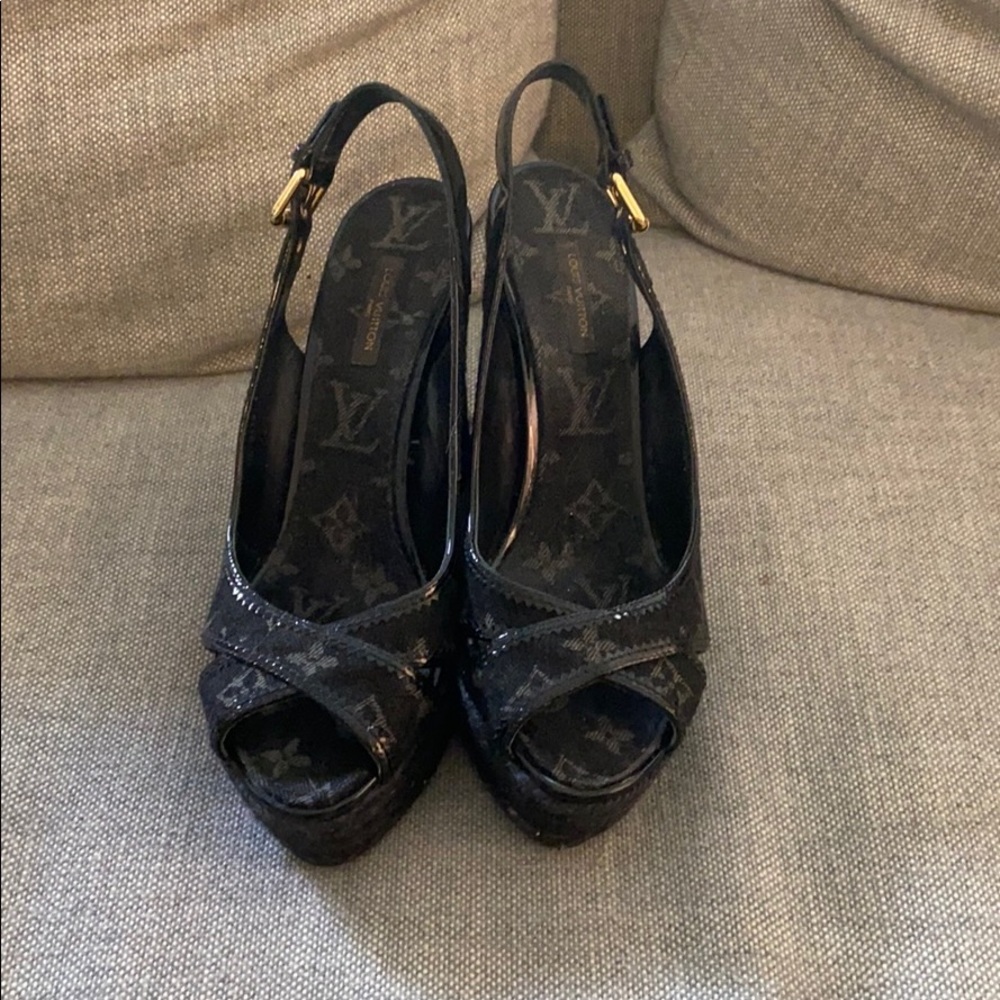 Espadrilles - Picture 2 of 3